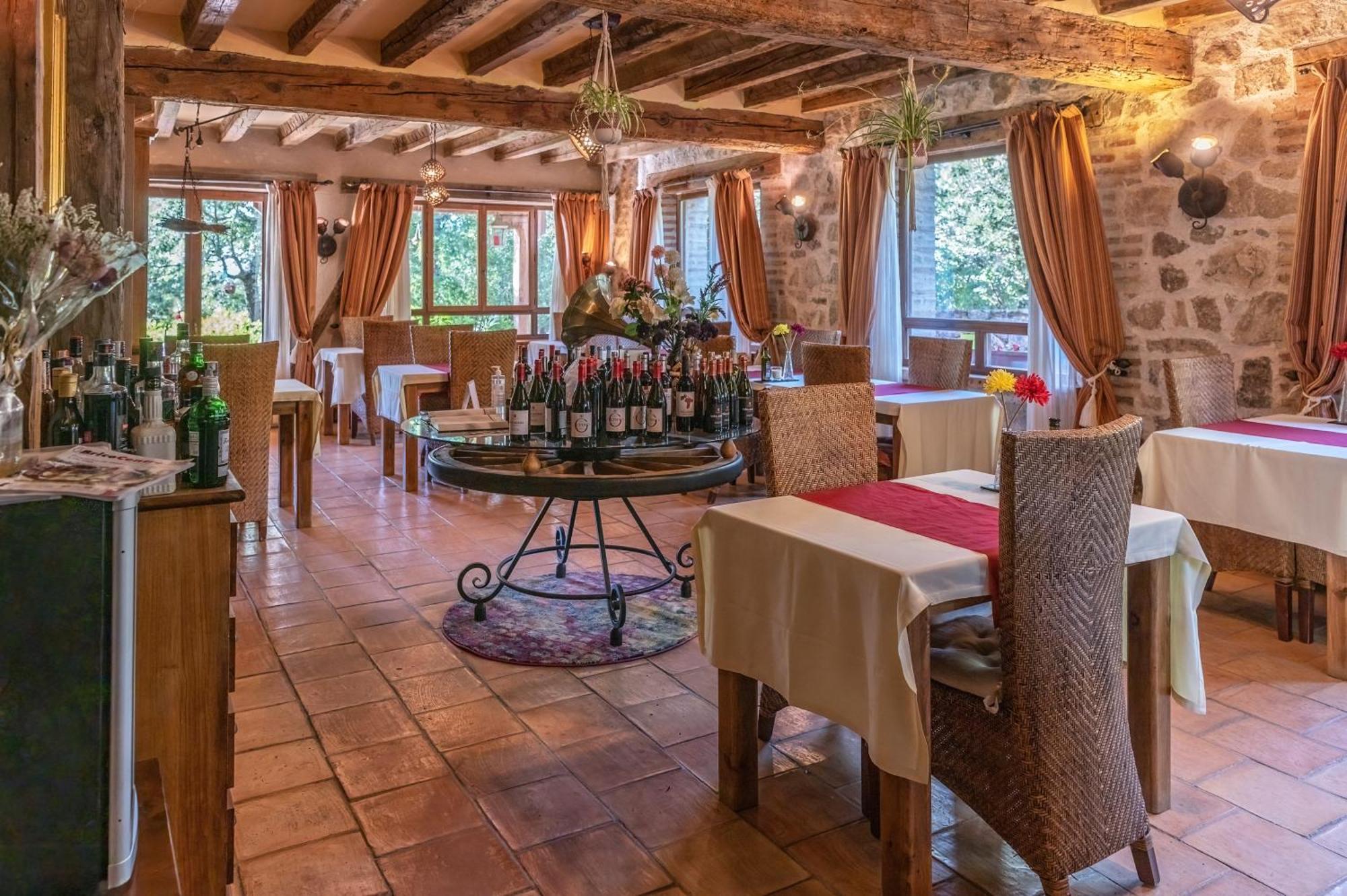 Posada Restaurante Fuenteplateada Collado Hermoso 외부 사진