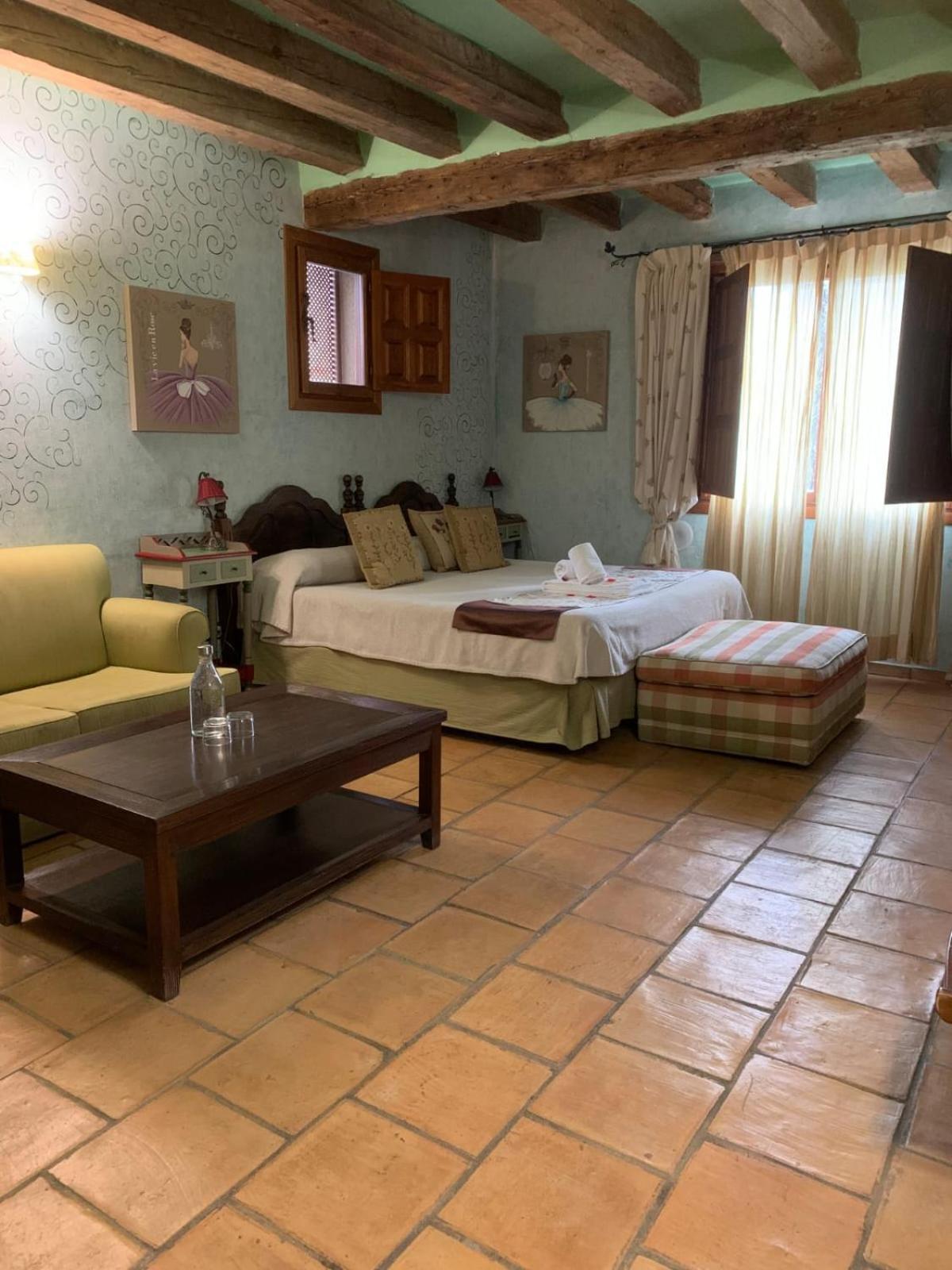 Posada Restaurante Fuenteplateada Collado Hermoso 외부 사진