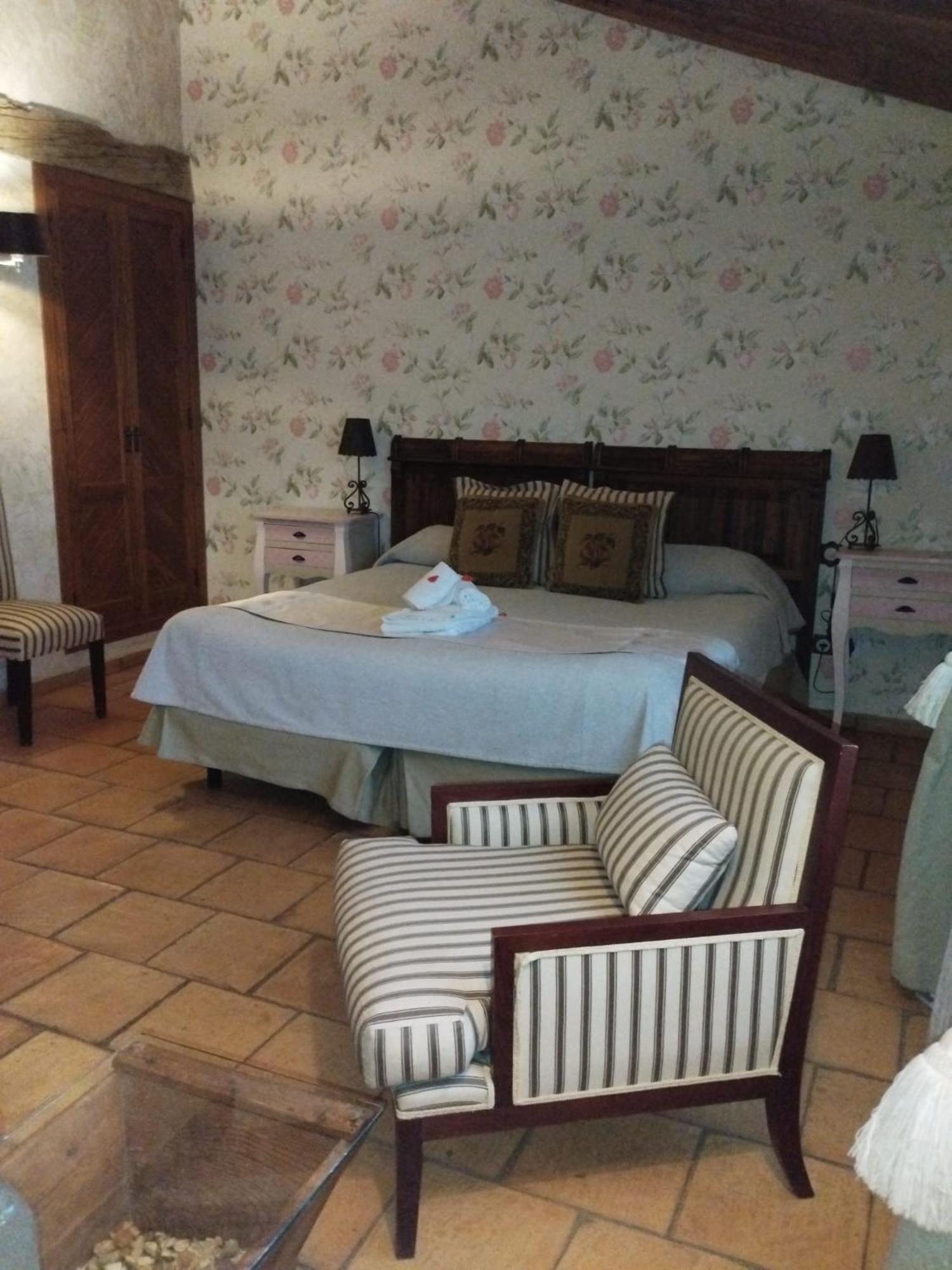 Posada Restaurante Fuenteplateada Collado Hermoso 외부 사진